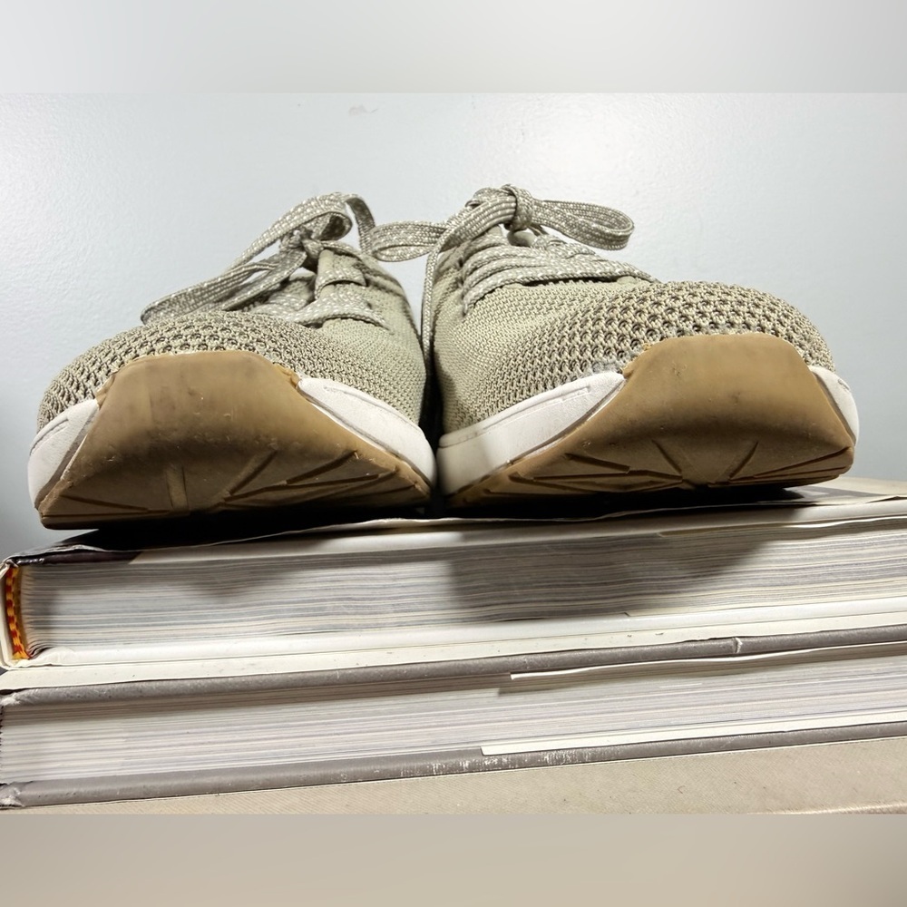 Dr. Scholl's Light Taupe Size 9.5W Women's Sneakers - Picture 6 of 15